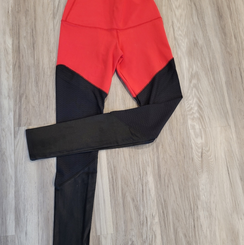 Emily Hsu legging